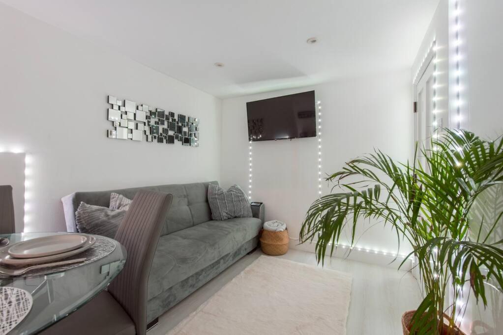 Parade Gardens Boutique Apartments- Central, Grade I Listed, 4K Tvs, Hidden Views Бат Екстер'єр фото