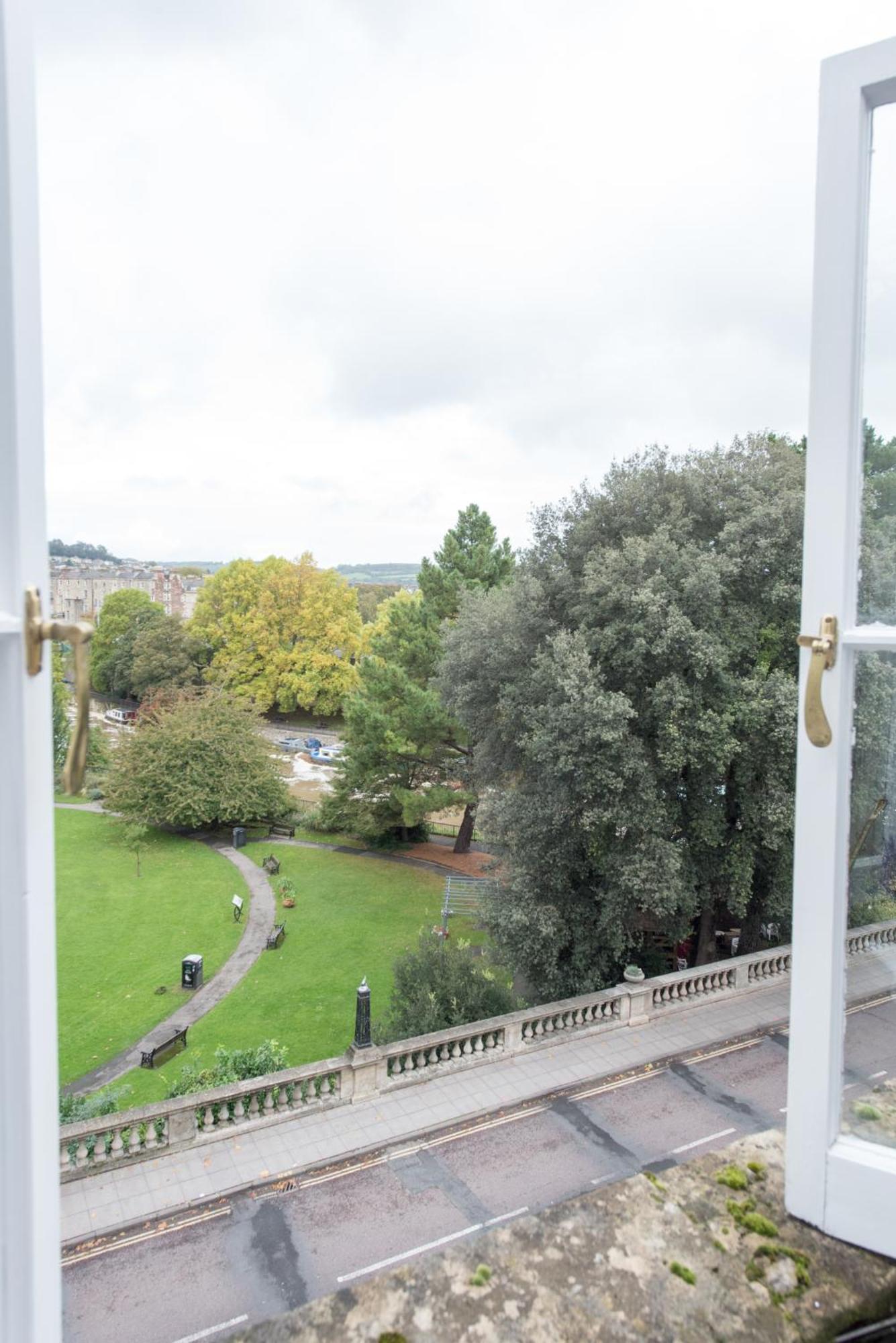 Parade Gardens Boutique Apartments- Central, Grade I Listed, 4K Tvs, Hidden Views Бат Екстер'єр фото